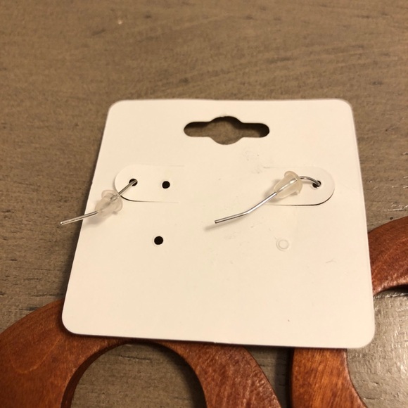 Floral Wooden Brown and Tan Circular Fashion Jewelry Earrings - Picture 6 of 8